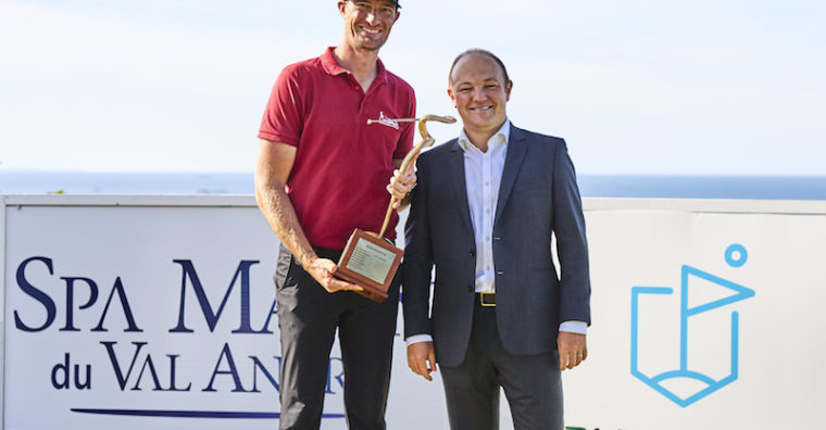 L’allemand Sébastien Heisele vainqueur du tournoi et Pascal Locatelli président de Bluegreen.