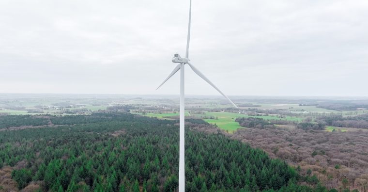 Illustration de l'article Boralex installe 17 éoliennes aux Forges de Lanouée