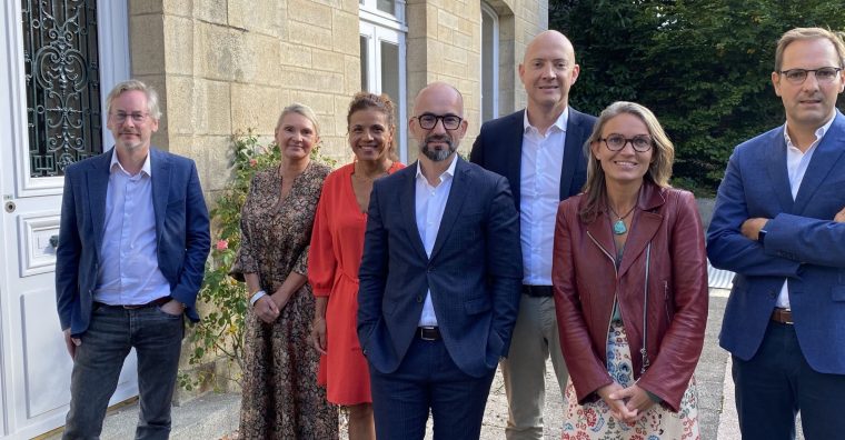 Les représentants du Conseil régional des notaires de la cour d’appel de Rennes. De g. à dr : Me Bosquet, Me Duffo-Le Strat, Me Ferdinand, Me Blanchard, Me Gueguen, Me Durand, Me Gentils ©SB_7J