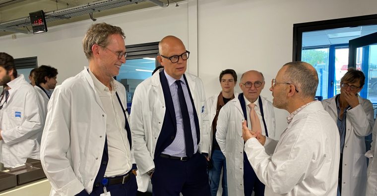 Illustration de l'article Le président de Zeiss France passe un message à Édouard Philippe 