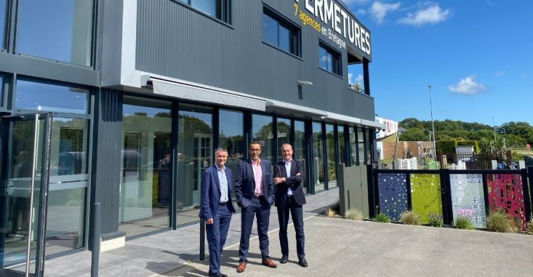 Thierry Luce président du groupe Lorillard, Yannick Morvan, dirigeant de Pro-Fermetures, et Olivier Vincent, directeur du groupe