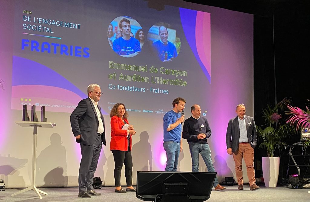 Prix remis par Marie-Eve Hamon (Ouest Bureau) et Louis Chevallier Chantepie (Bureaux du cœur), à Emmanuel de Carayon et Aurélien L’Hermitte les cofondateurs