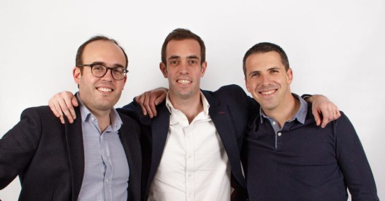 François Guerin (au centre), cofondateur en 2017 de See You Sun avec son frère Alexandre Guérin et Kevin Aubry