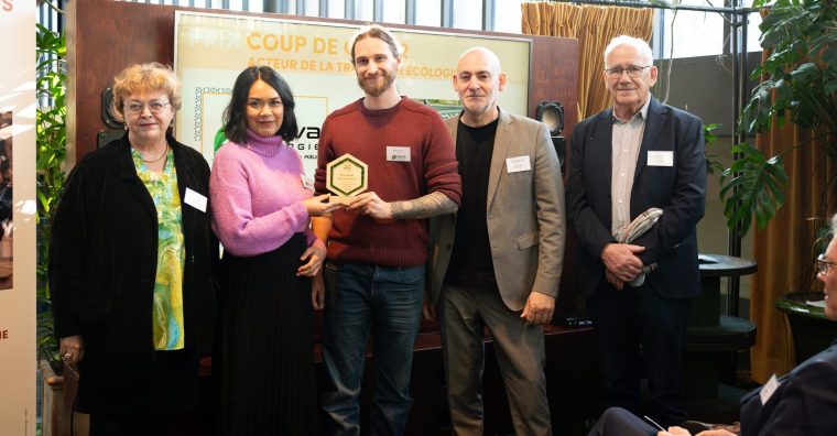 Éric Favrou, directeur marketing, marché entrepreneurs Harmonie Mutuelle ; Sylvie Briens, présidente région Bretagne Harmonie Mutuelle) ; Arouny Sombat, chargée de Marketing et RSE Nova Energie ; Maël Guibert, dirigeant Nova Energie ; Thomas Blanchette, président Harmonie Mutuelle ; Jean-Luc Lancien, membre de la commission entrepreneurs Harmonie Mutuelle