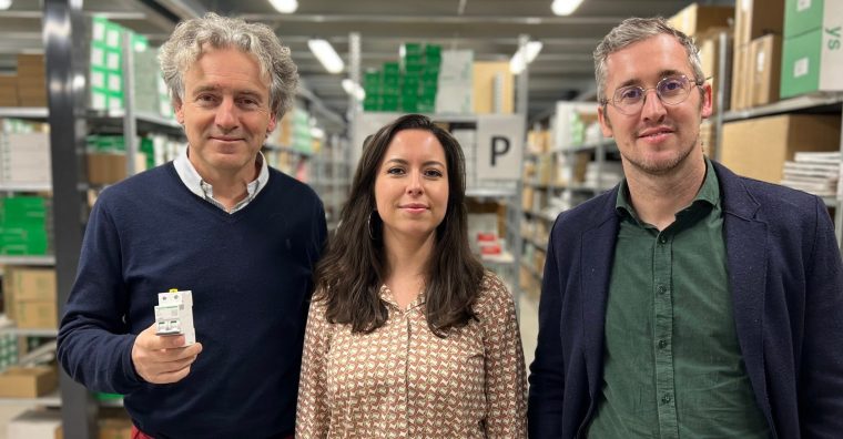 Côme Lesieure, fondateur de Comelec, Victorine Morlier, cheffe de projet web marketing de One-Elec, et Julien Dreano, directeur de One-Elec