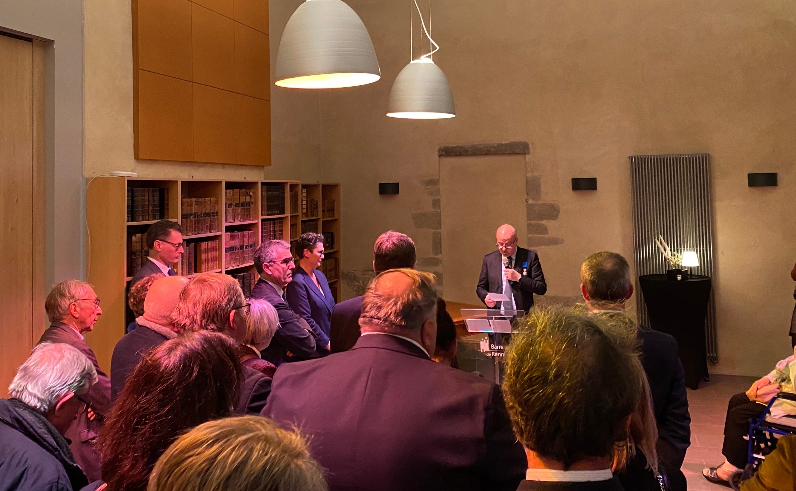 La distinction lui a été remise par Xavier Ronsin, lors d'une cérémonie intimiste à la Maison des Avocats de Rennes