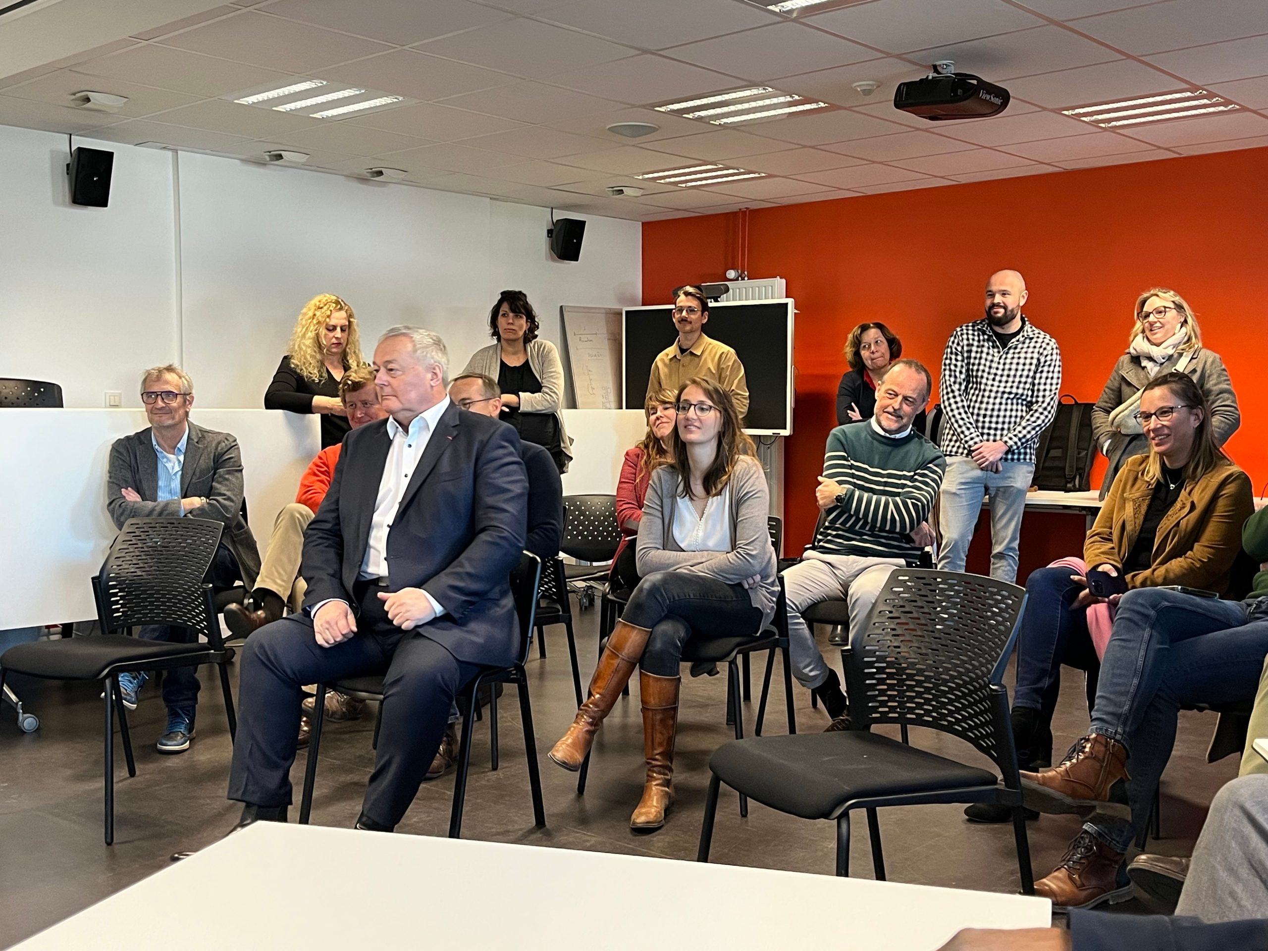La présentation de la Maison de l'entreprise à la presse s'est faite devant des représentants des structures intervenant sur place
