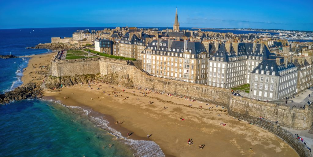 Tourisme : 60 640 emplois en Bretagne en 2024
