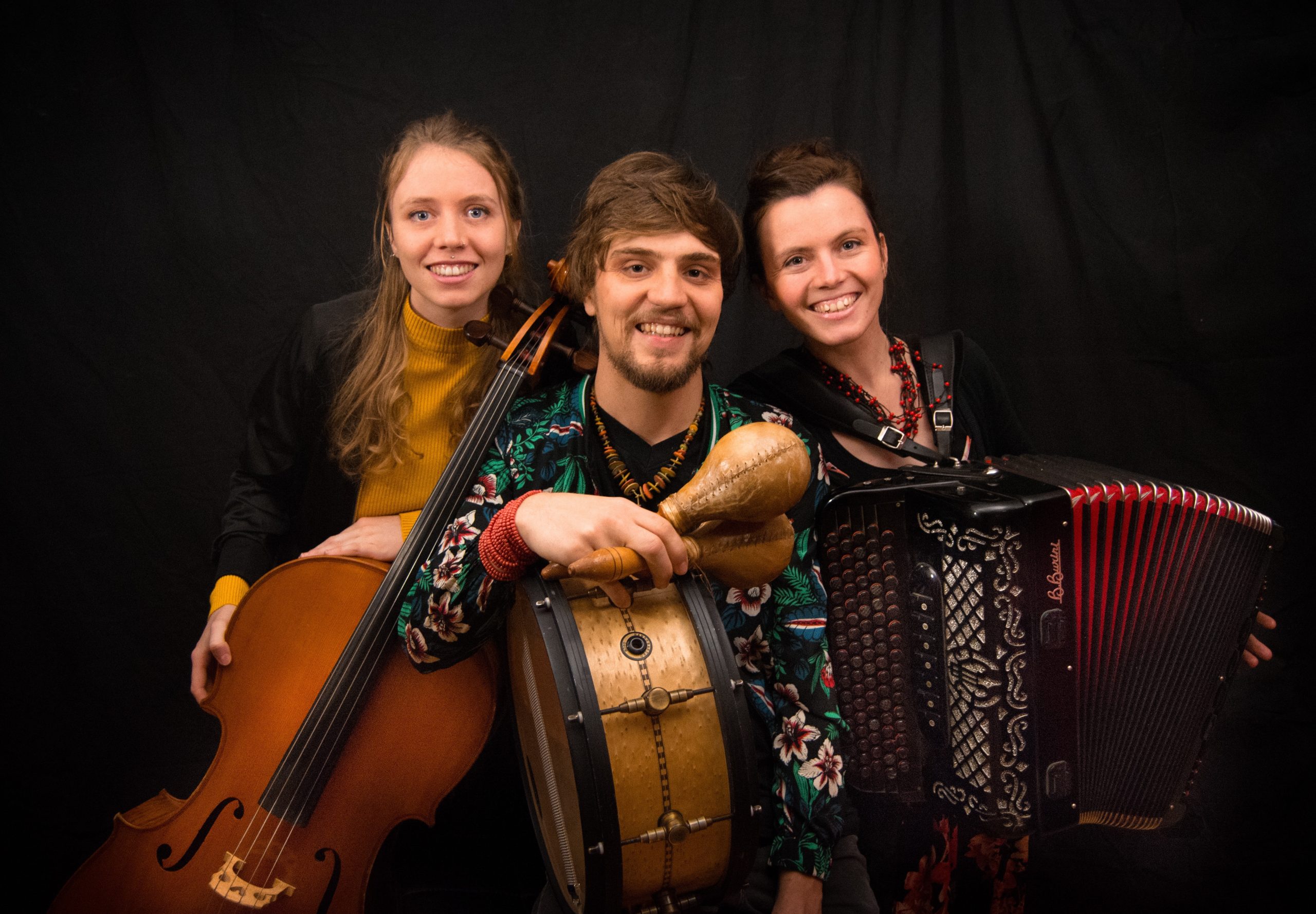 Parmi les artistes programmés, Brazakuja, qui mêle les sonorités du Brésil aux rythmes des Balkans.