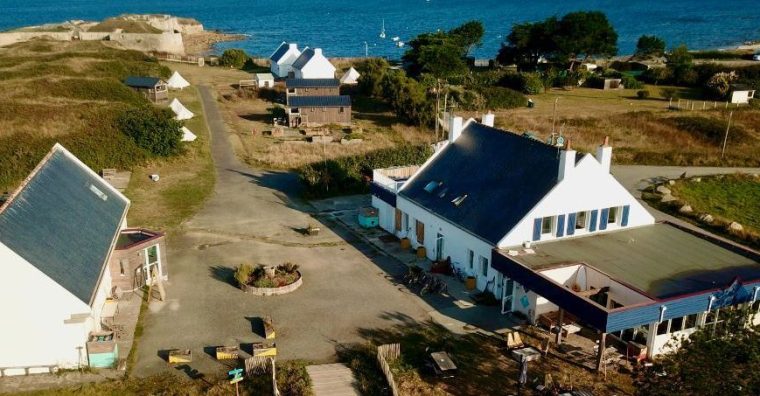 Vue aérienne de la Maison Glaz, à Gâvres (Morbihan).