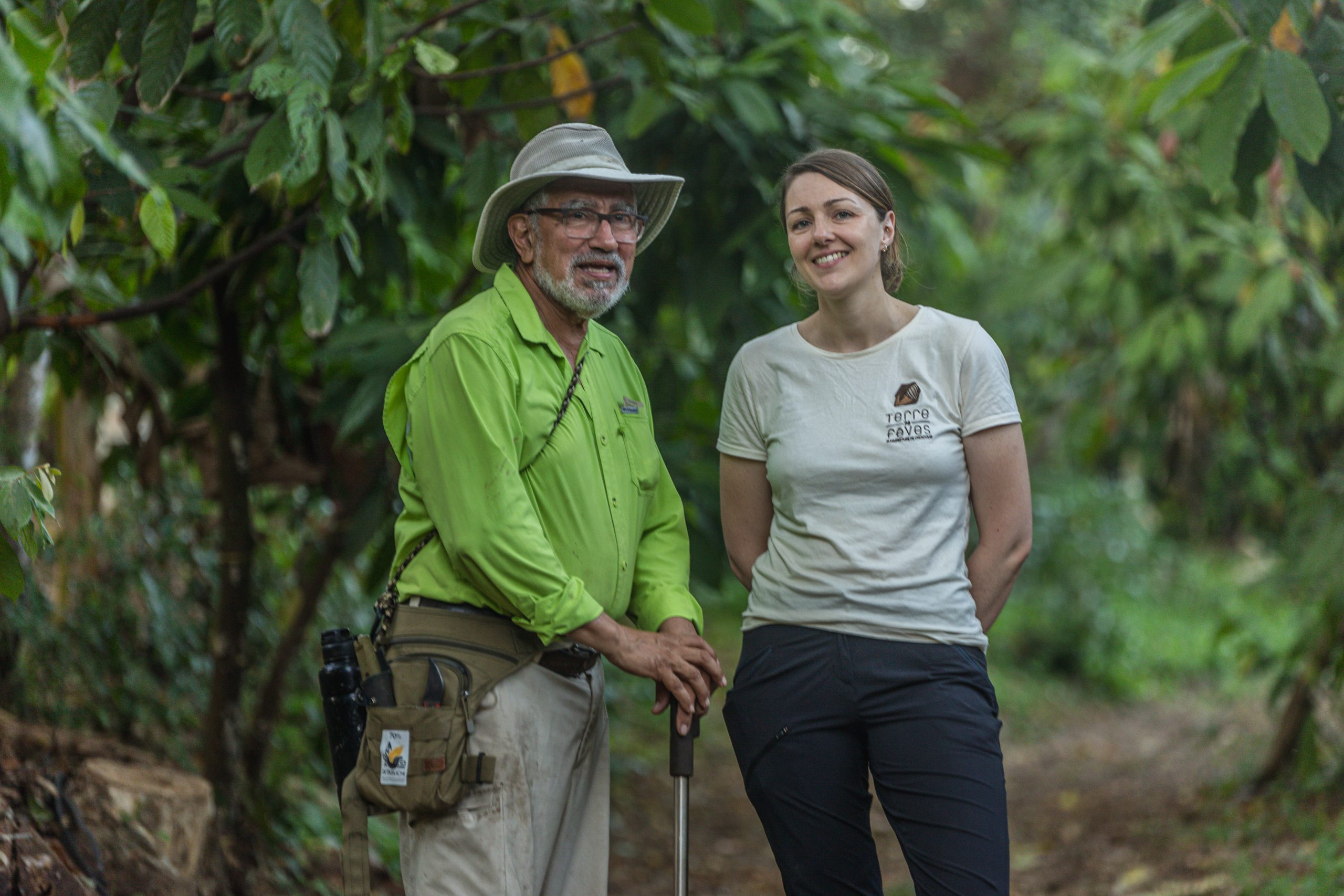 Anne-Laure Hagnéré de Terre de fèves à Vannes en compagnie de Don Herbert, fondateur de la plantation Chiquihuat au Salvador.