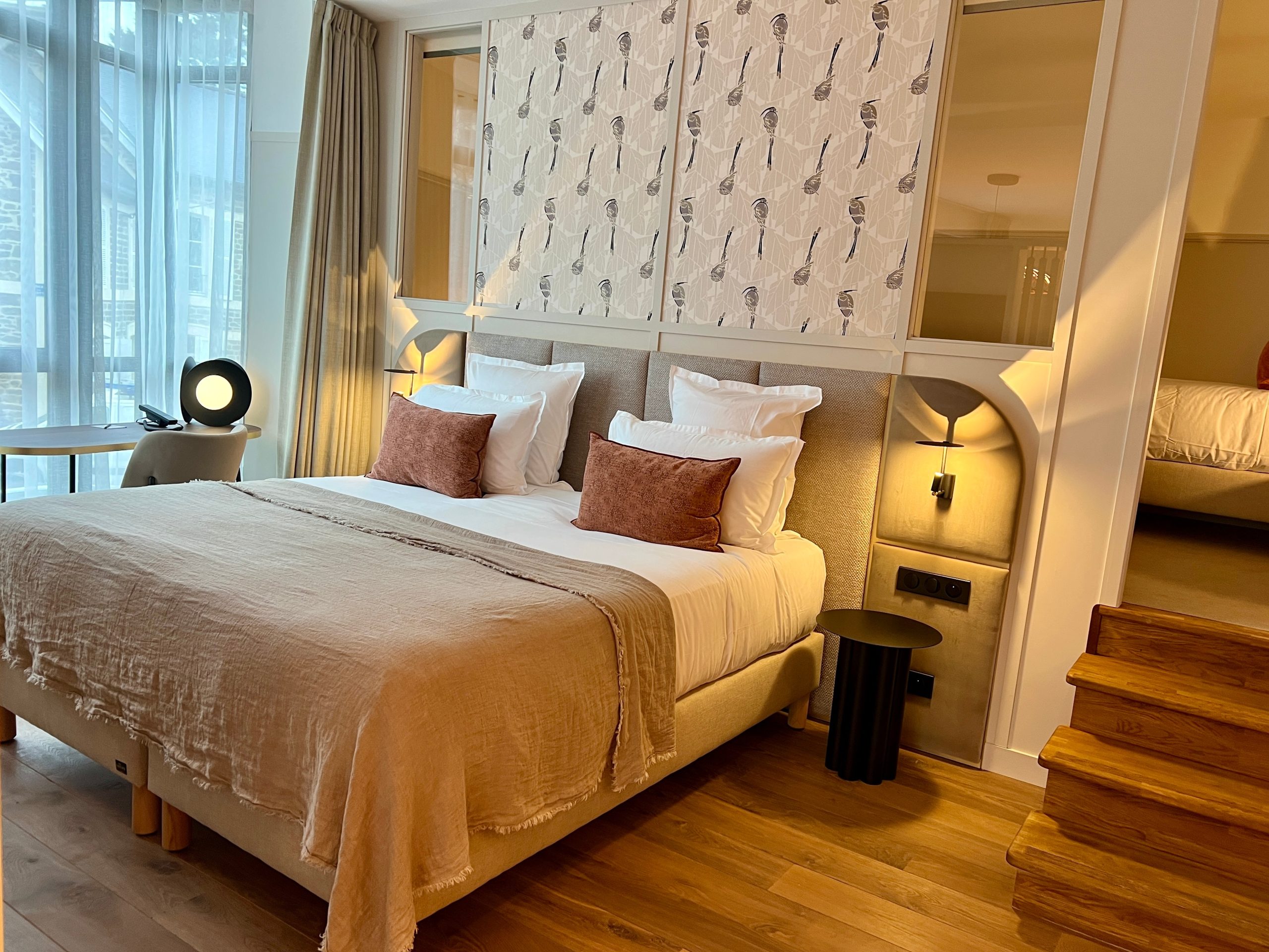 Le Grand Hôtel de Courtoisville dispose de 63 chambres et suites.