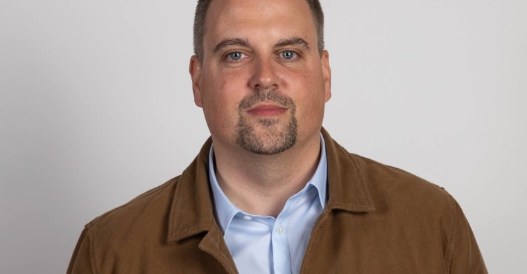 Julien Kerlouet, PDG du Groupe Pandora. Photo étendue via l'intelligence artificielle