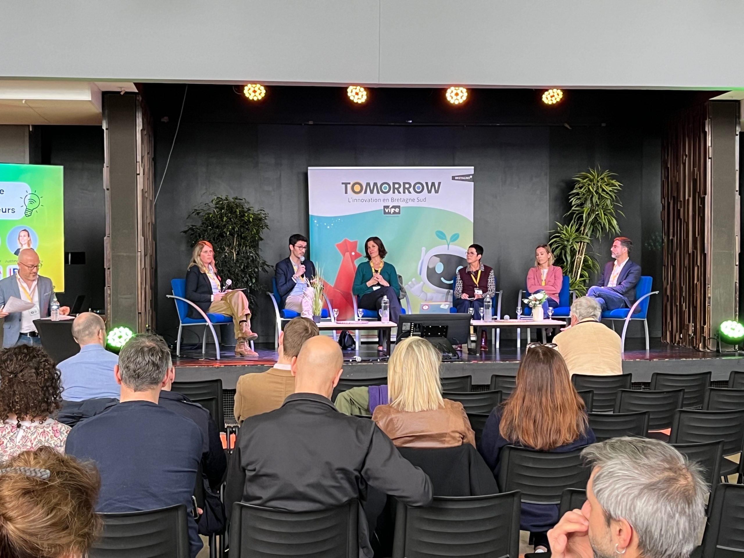 Des représentants du réseau Femmes business Angels Bretagne, BDO, Arkea Capital, BPI et de la Région Bretagne ont pris tour à tour la parole ce mardi 10 mars 2026 à Vannes.