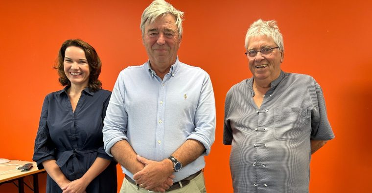 Tiphaine Le Maguet, Pascal Ferrand, et Claude Dozoul sont respectivement secrétaire générale, président et ainsi président des Entrepreneurs Morbihan.