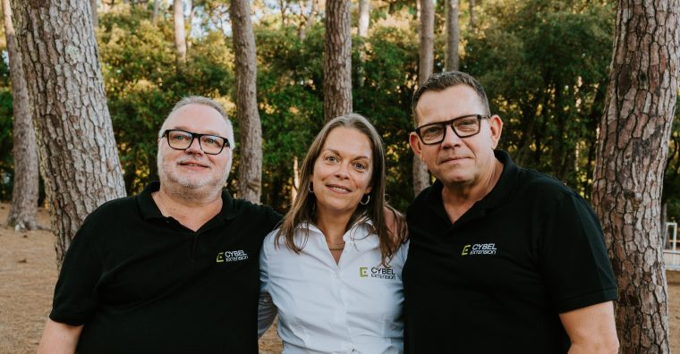 Vincent Noël, directeur général ;  Cécile Genest, DGD marketing et développement ;  Didier Fontaine, président de Cybel Extension